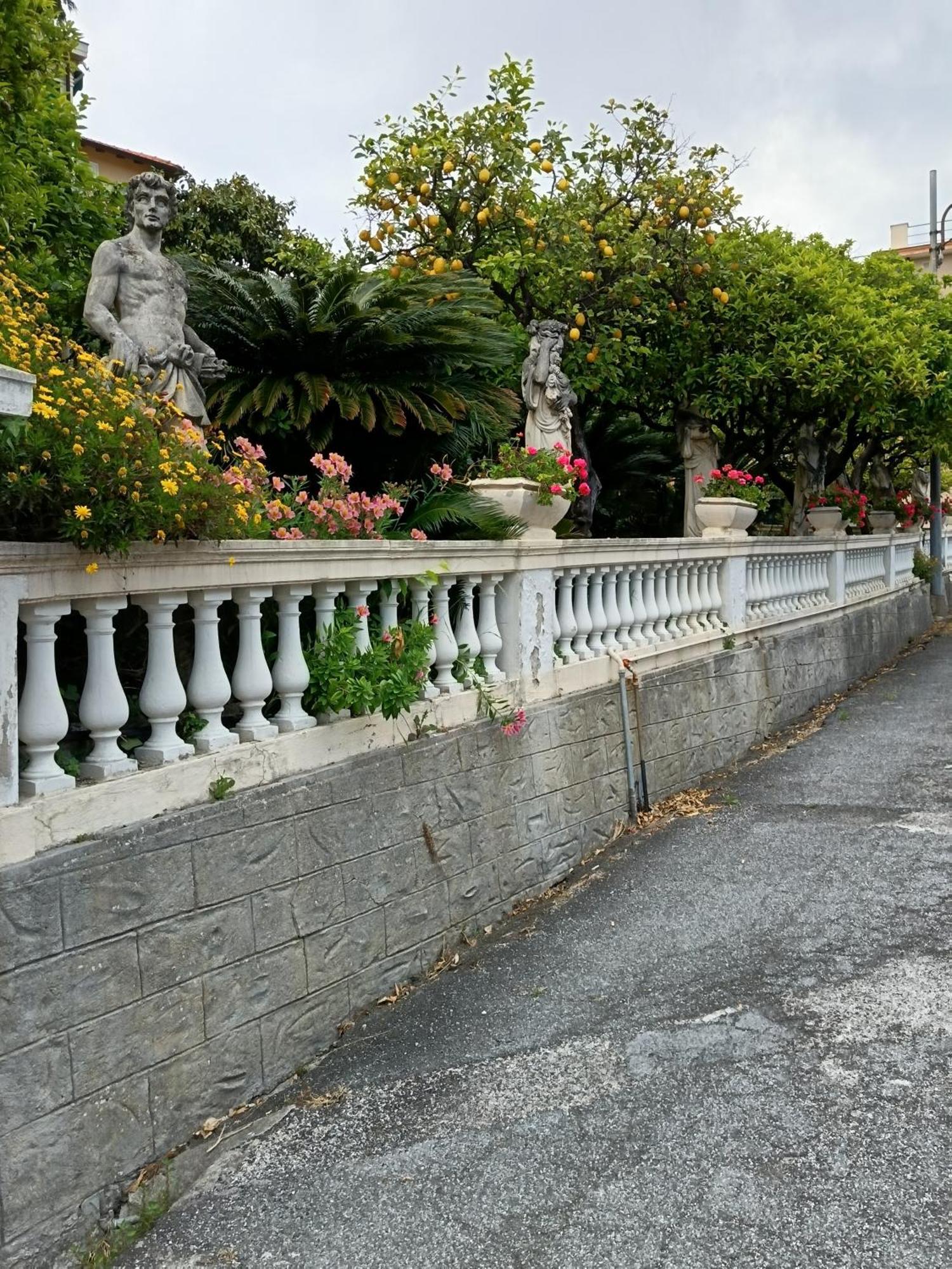 Casa Francesca Con Parcheggio Gratuito Appartement San Remo Buitenkant foto